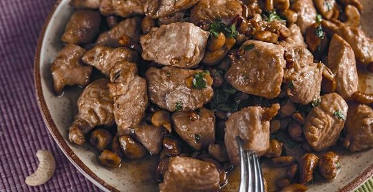 Индейка с кинзой и кешью