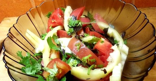 Легкий салат с кинзой