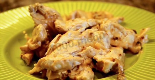 Бефстроганов из куриной грудки со сметаной