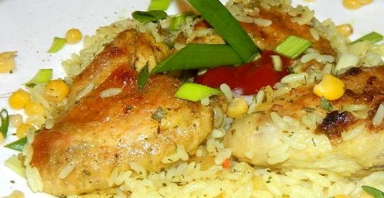 Курица в духовке с рисом