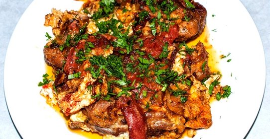 Курица с помидорами