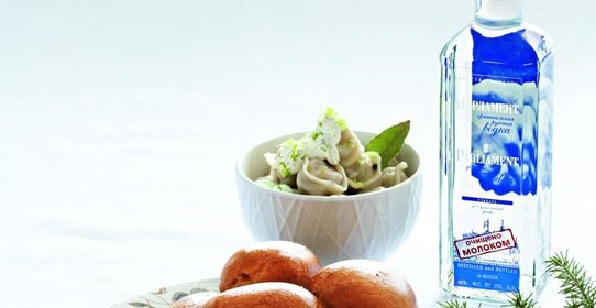 Пельмени с тушеной крольчатиной и острой сметаной