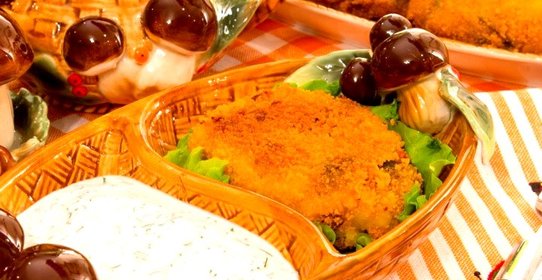 Картофельно-грибные котлеты со сметанным соусом