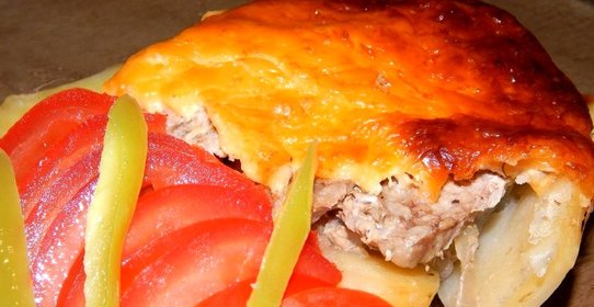 Картошка со свининой под сыром