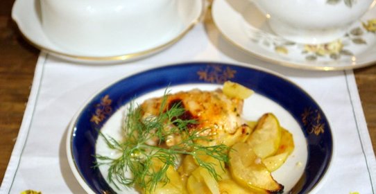 Курица с фруктами в духовке