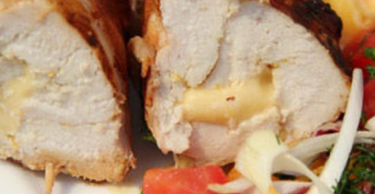 Куриное филе с сыром в беконе