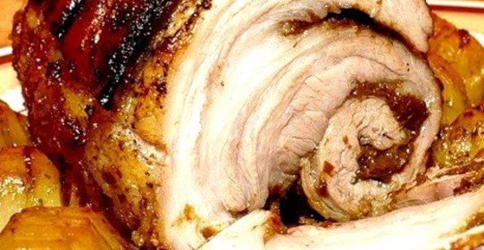 Рулет из свиной вырезки с копченой грудинкой