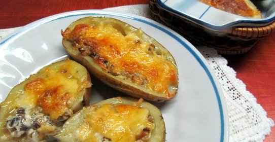 Запеченный картофель с грибами под сыром