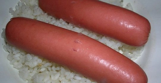 Рис с сосиской в мультиварке