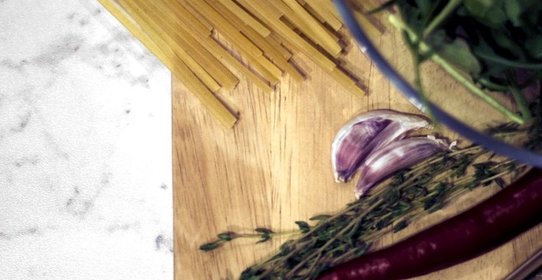 Острые спагетти с сардинами и чили