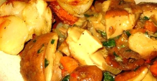 Гуляш из белых грибов