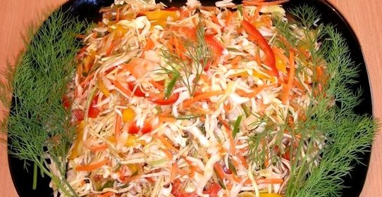 Салат из капусты и сладкого перца