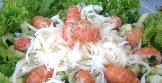 Салат с раковыми шейками