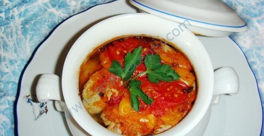 Тушеная свинина с картофелем в горшочках