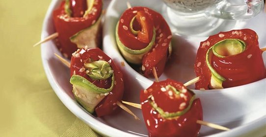 Рулеты из кабачков и перцев