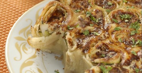 Горячая закуска с цукини и орехами