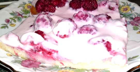 Летний пирог с малиной