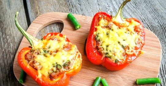 Перец, фаршированный грибами и овощами