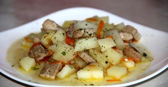 Картофель со свининой