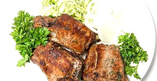 Жареная баранина с тимьяном и савойской капустой