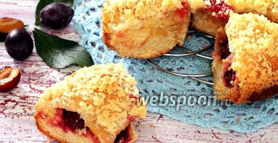 Сливовый пирог с творожной начинкой и штрейзелем