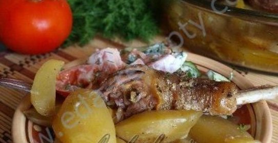 Курица запечённая в духовке с картошкой