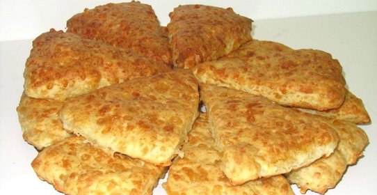Сырные сконы