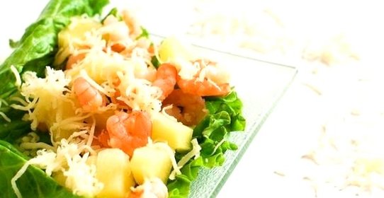 Салат из креветок с ананасом