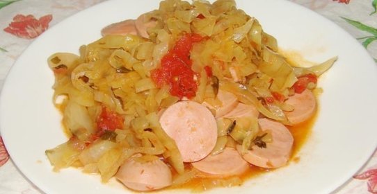 Солянка из капусты с сосисками