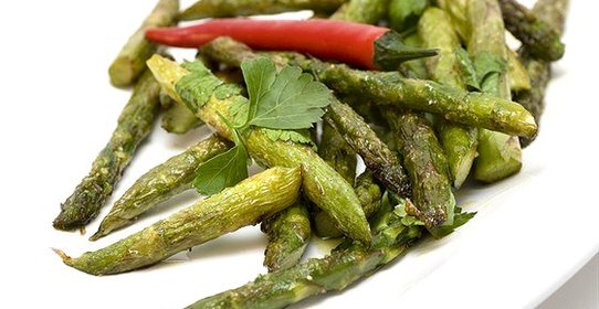 Жареная в духовке спаржа