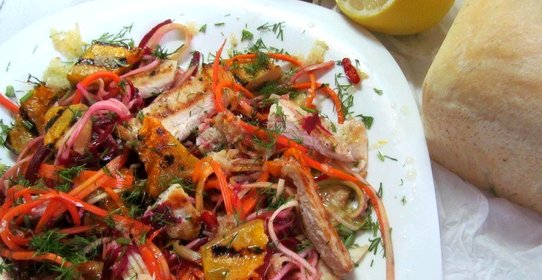 Куриная грудка на зимнем салате