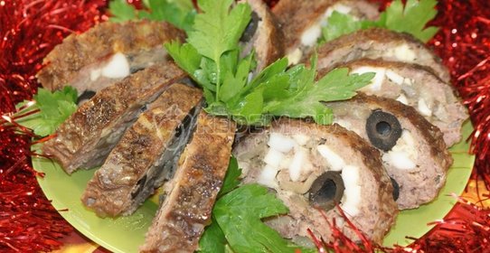 Мясной рулет с грибами