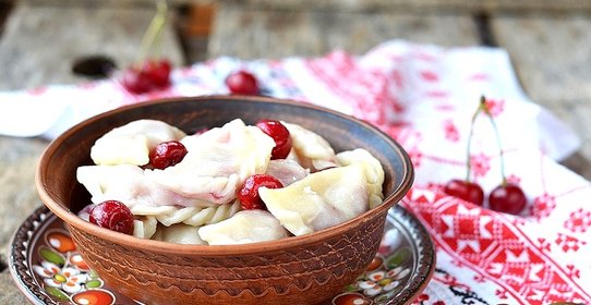 Вареники с черешней