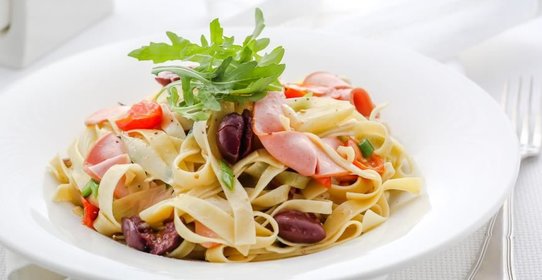 Тальятелли с сосисками из телятины