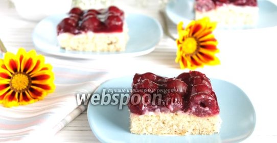 Миндальный кухен с вишней