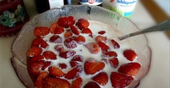 Салат с клубникой для взрослых