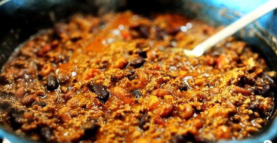 Жаркое из говядины с фасолью и помидорами