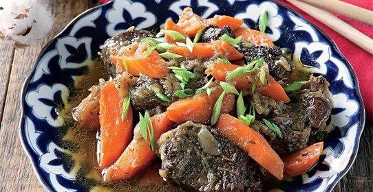 Баранина, тушенная большими кусками