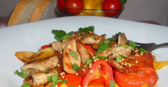 Теплый салат с курицей