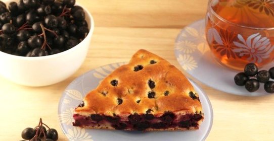 Пирог с черноплодной рябиной