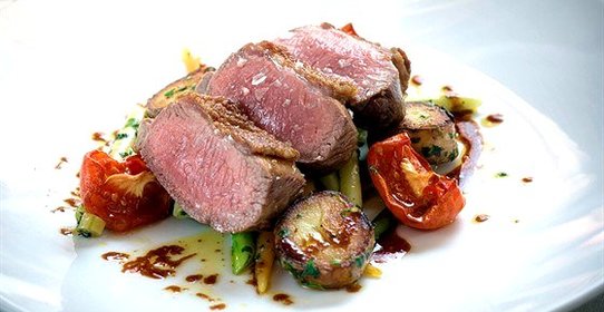 Запеченая баранина с айвой