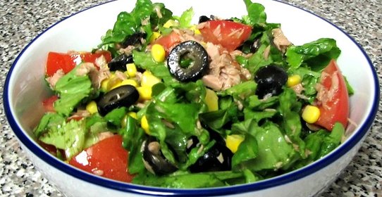 Салат из тунца консервированного