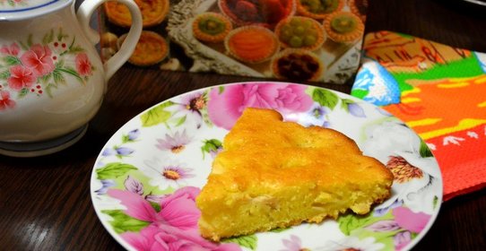 Яблочный пирог со сметаной и коньяком