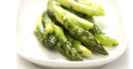Острая спаржа с хересным уксусом