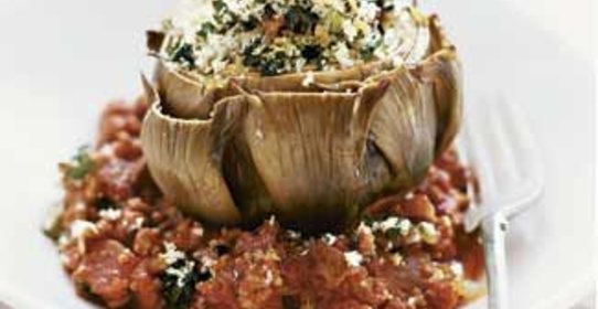 Фаршированный артишок с мясным рагу