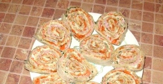 Рулет из лаваша с колбасой