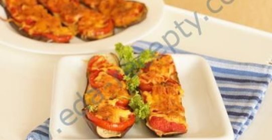 Запеченные баклажаны с помидорами и сыром в духовке