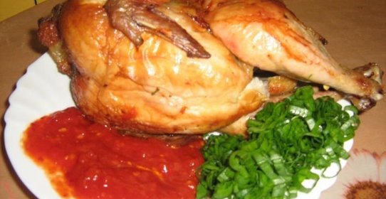 Курица на бутылке целиком