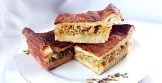 Пирог с тушеной капустой