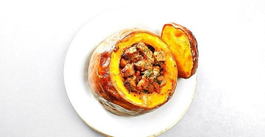 Фаршированная бараниной тыква